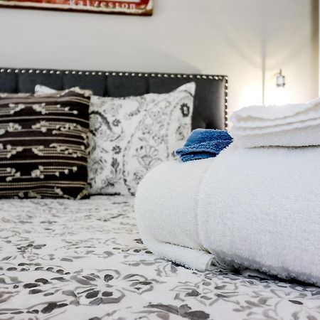 Dog-Friendly Stylish Super Cozy Home Fabulous Patio And Perfect Location Galveston Exterior foto